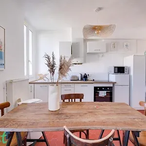 https://huiles-charmant-appartement-4p.fr-provencehotel.com